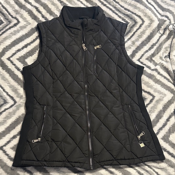 Calvin Klein Jackets & Blazers - Calvin Klein Black Quilted Zip-Front Sleeveless Vest